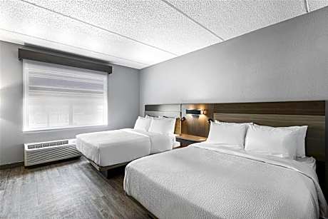 Queen Suite with Two Queen Beds and Roll-in Shower - Disability Access