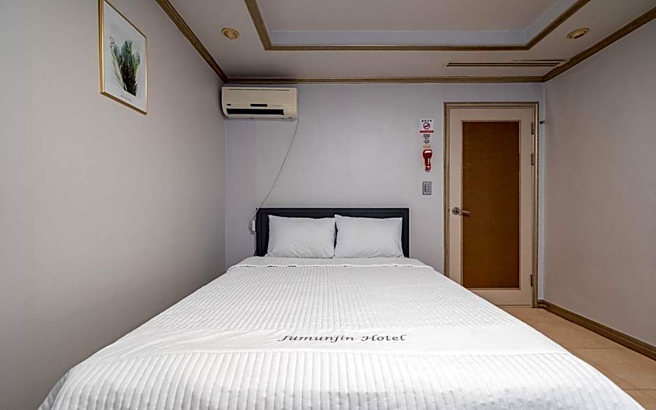 Jumunjin Hotel