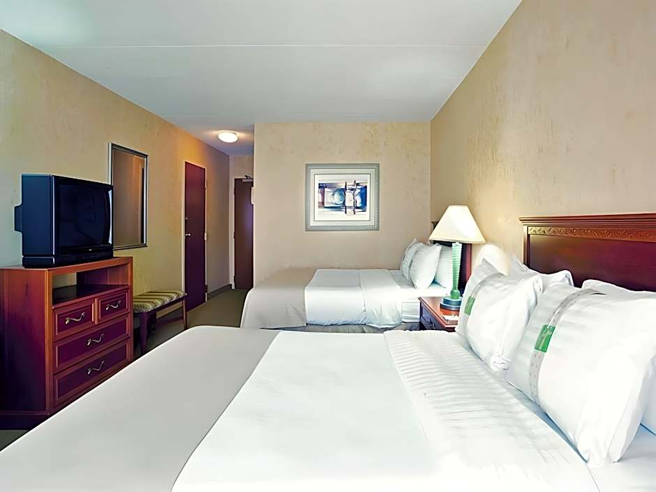 Photo 1 of 1 of 2 Double Beds