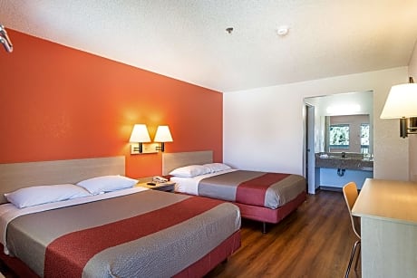 Double Room - Disability Access - Roll In Shower