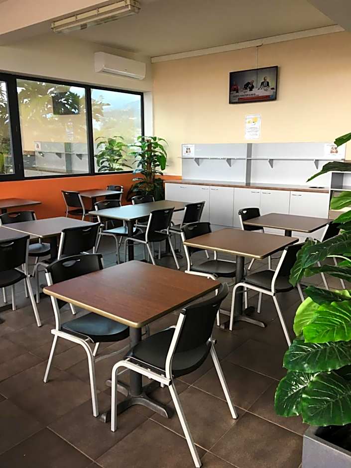 Tahiti Airport Motel