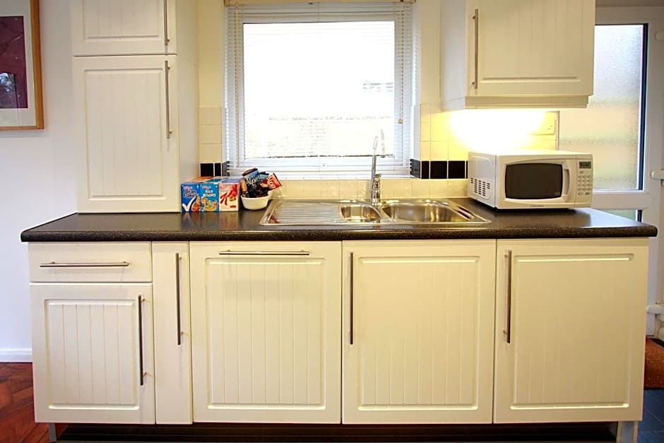 Abacus Bed and Breakfast, Blackwater, Hampshire