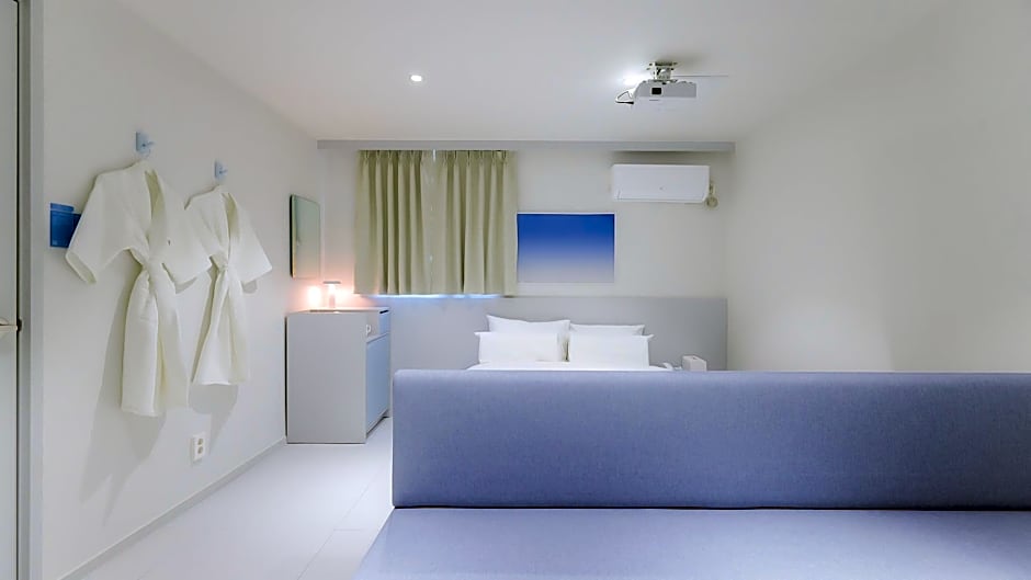 Mate Hotel