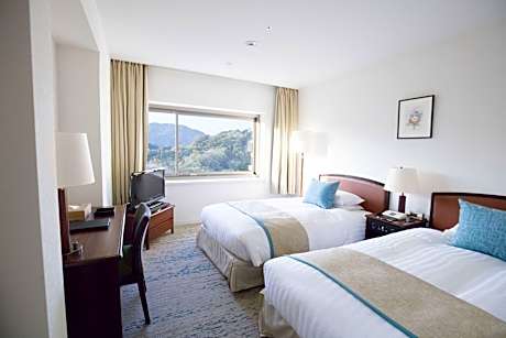 Standard Twin Room, Non Smoking (20sqm, Mountain Side)