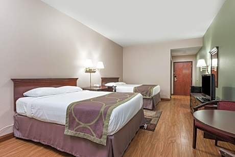 Deluxe Queen Room with Two Queen Beds - Non-Smoking