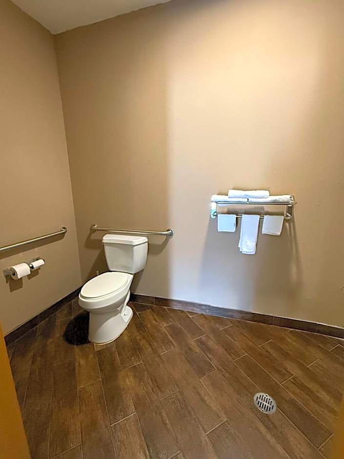 Executive Inn & Suites