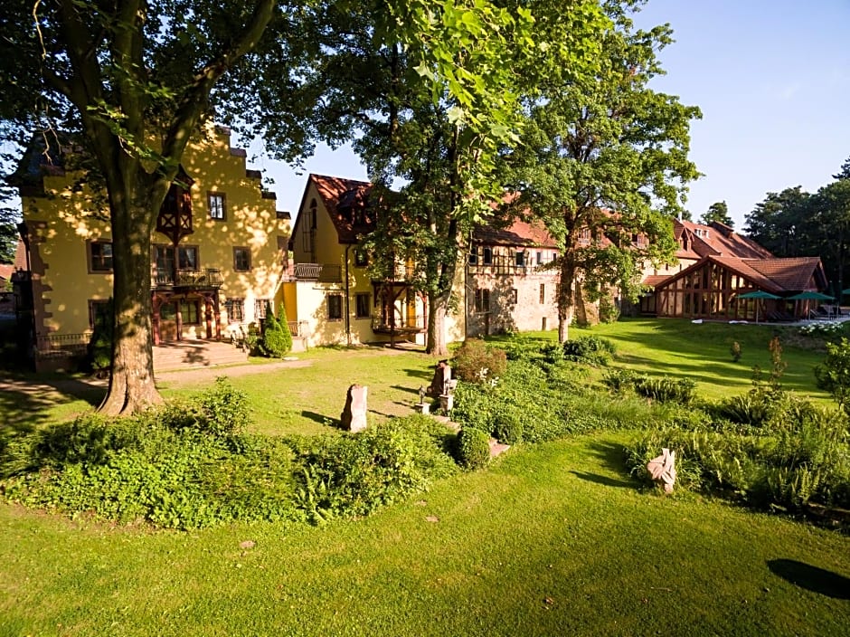 Schlosshotel Weyberhöfe