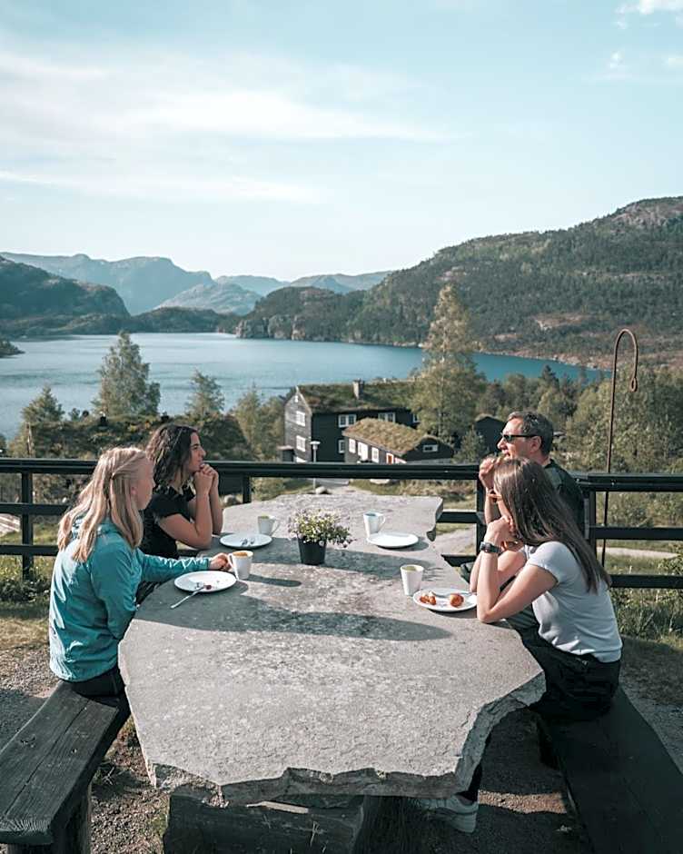 Preikestolen Hotel & BaseCamp