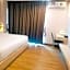 L Hotel