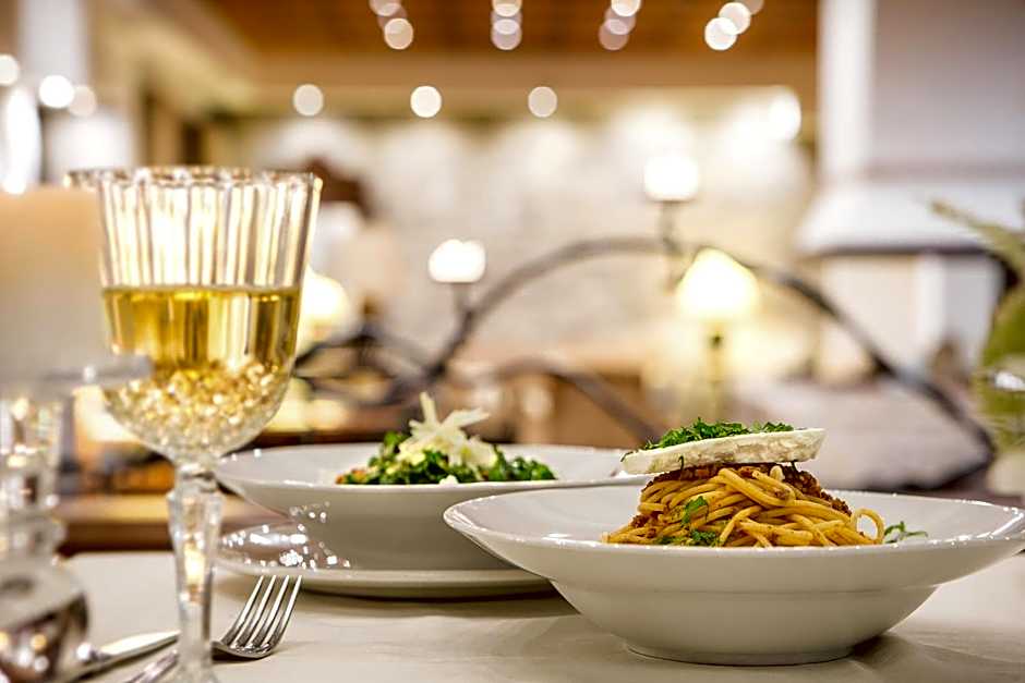 Country Club Hotel & Suites