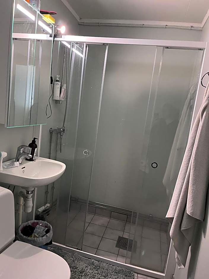 The Harbour House, dorm and twin, selfservice hostel