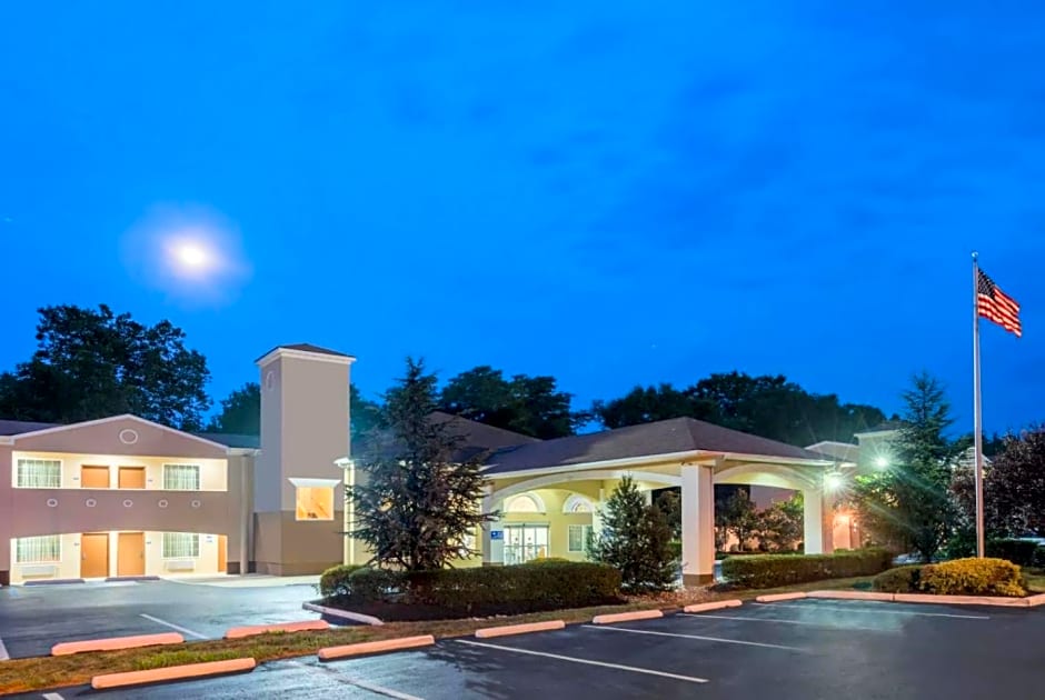 Days Inn & Suites by Wyndham Cherry Hill - Philadelphia