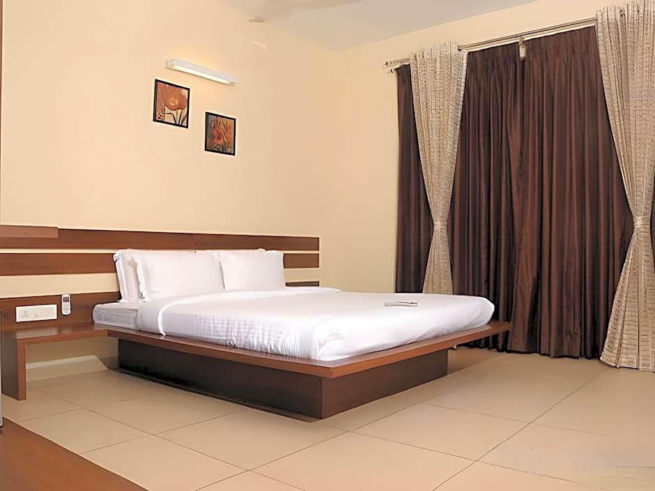 Hotel 3 Leaves