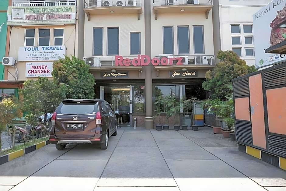 RedDoorz Plus near Soekarno Hatta Airport 2