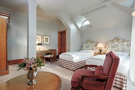 Grand Deluxe Room