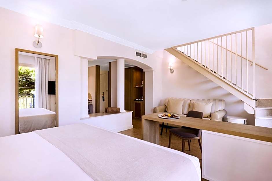 VIVA Suites & Spa Adults Only 16+