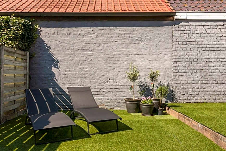 Huswell - Summer-house with sunny garden nearby beach