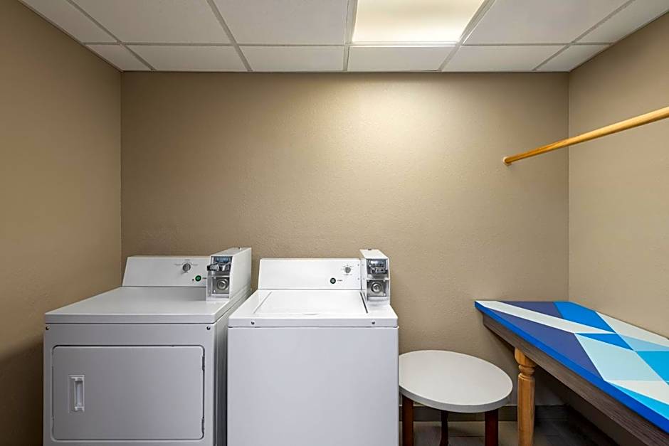 Holiday Inn Express & Suites Boynton Beach West By IHG