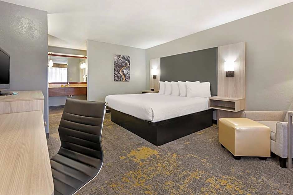 Best Western Plus Weston Inn