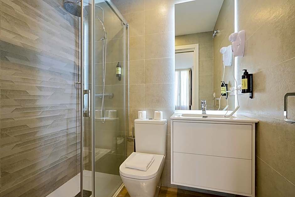 Casa Pizarro, by Homing U