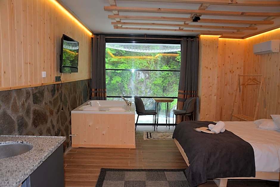 DOĞAL SUİT BUNGALOV