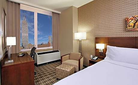 King Room with Mobility Accessible Tub