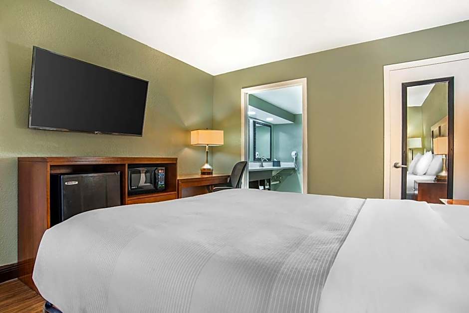 Quality Inn & Suites near Panama City Beach