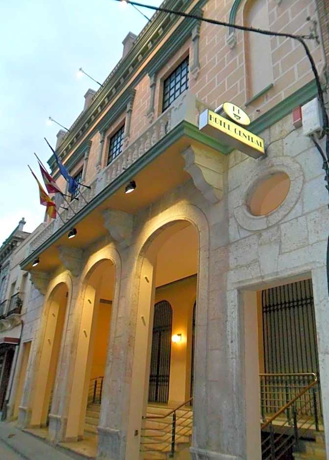 Photo 1 of 50 of Hotel Central