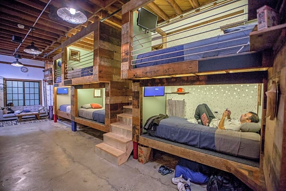 PodShare Los Feliz