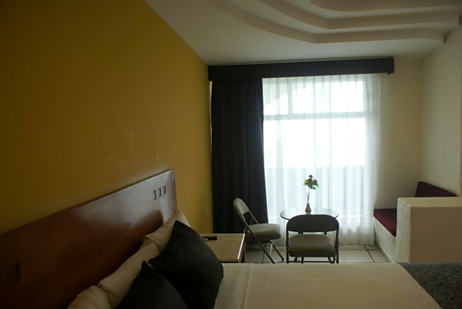 Hotel Arcos Aeropuerto