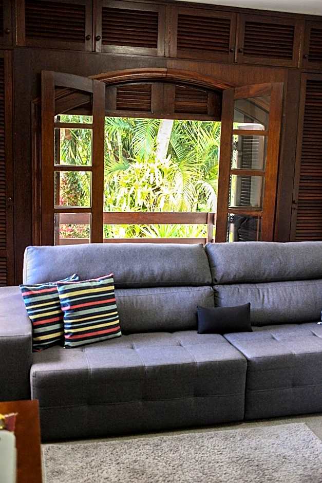 Casa com Piscina e Área Gourmet em Mury