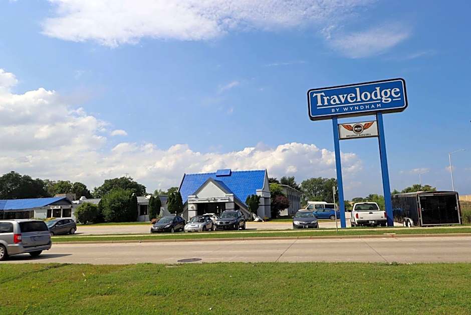 Travelodge by Wyndham Milwaukee