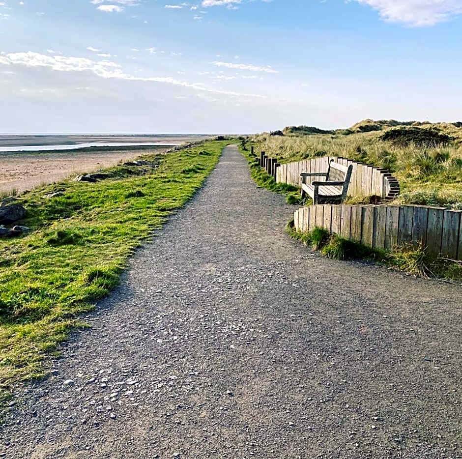 KINGDOM HOLIDAY PARK - Parrot