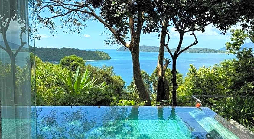 Ambong Pool Villas - Private Pool