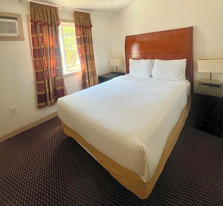 Saco River Motor Lodge & Suites