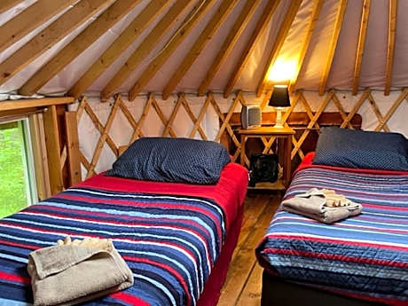 Bunk Yurt at Yurt Village-Starfish Studio with Shared Bathroom