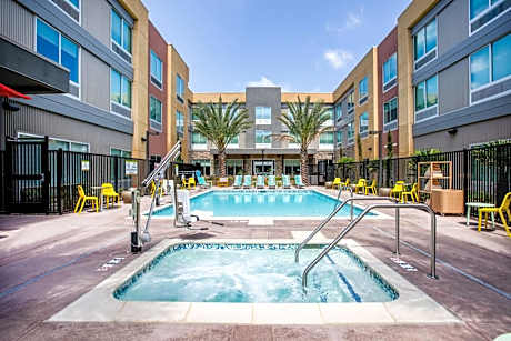 Home2 Suites by Hilton Carlsbad, CA