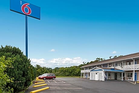 Motel 6-Parkersburg, WV