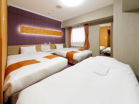 Twin Room with Extra Bed - Smoking