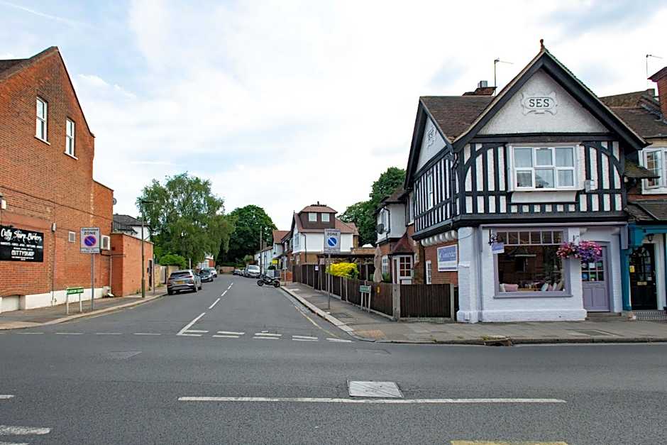 Modern Studio Apartments in Bromley, Greater London near Tesco and Sundridge Park Station
