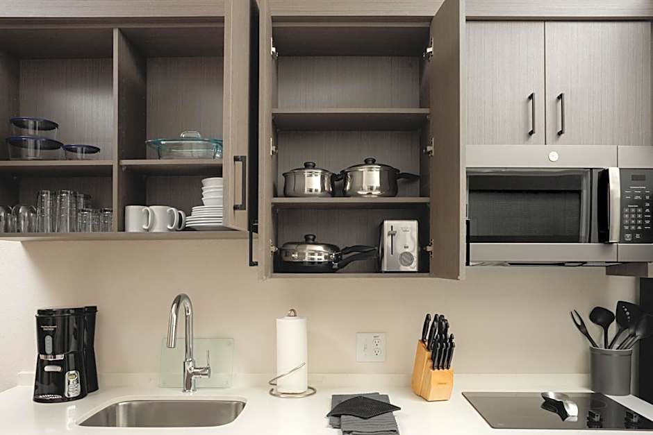 WaterWalk Extended Stay by Wyndham Jacksonville Deerwood Pk