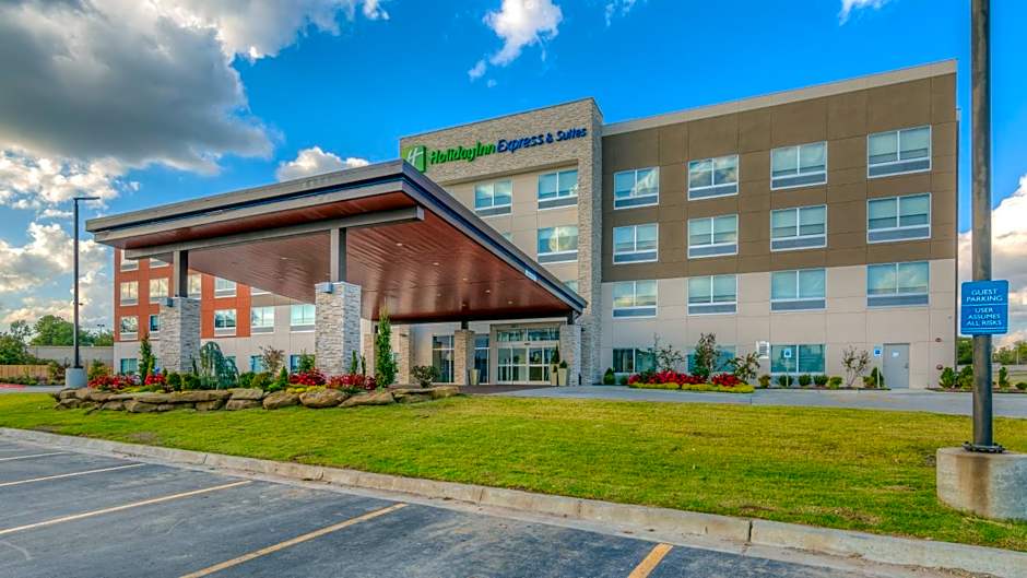 Holiday Inn Express & Suites Tulsa Midtown By IHG