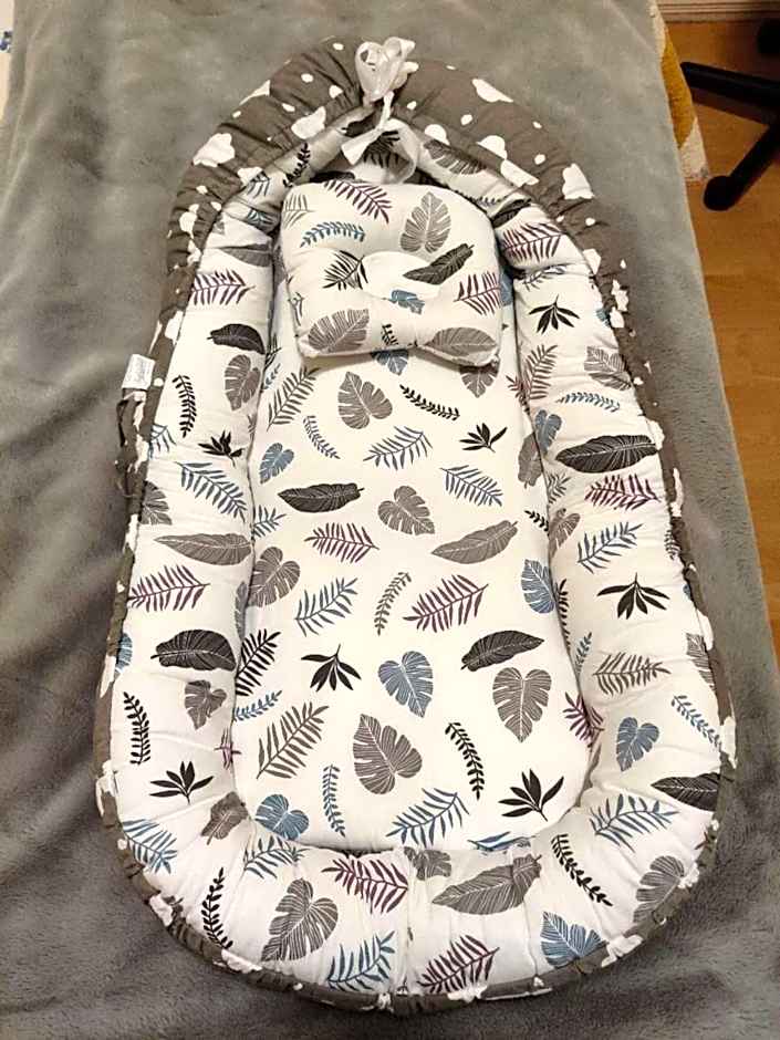 Helen's House / Close to Skytrain and Airport