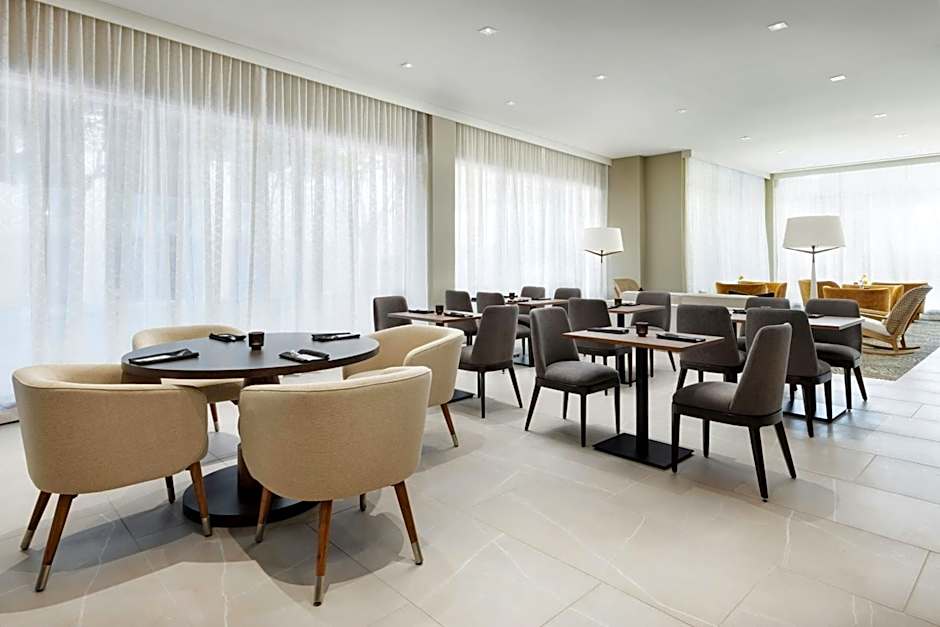 AC Hotel by Marriott Honolulu