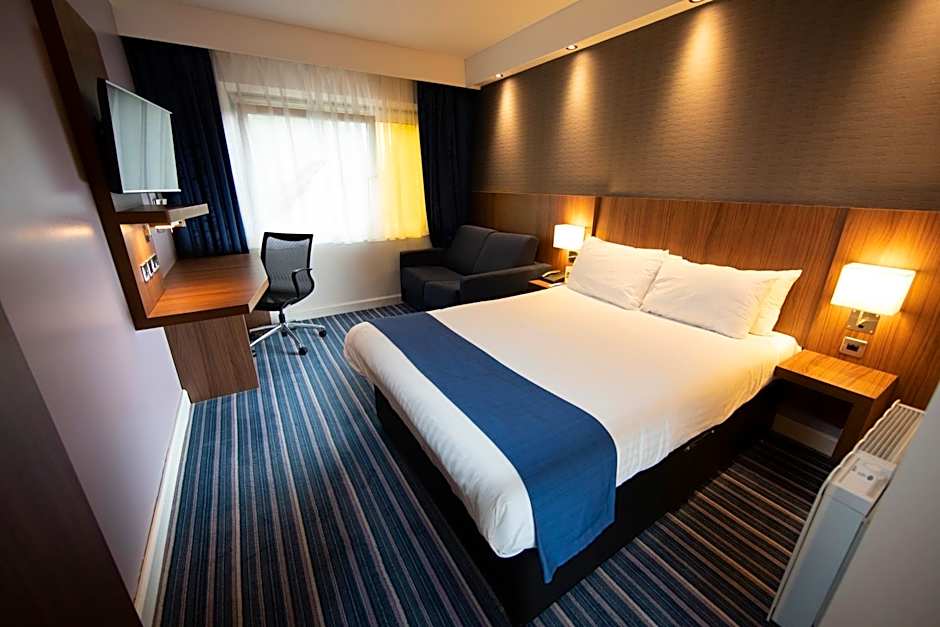 Holiday Inn Express Chester Racecourse By IHG