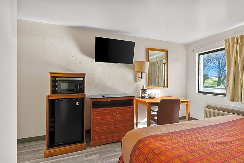 Americas Best Value Inn - Lincoln Airport