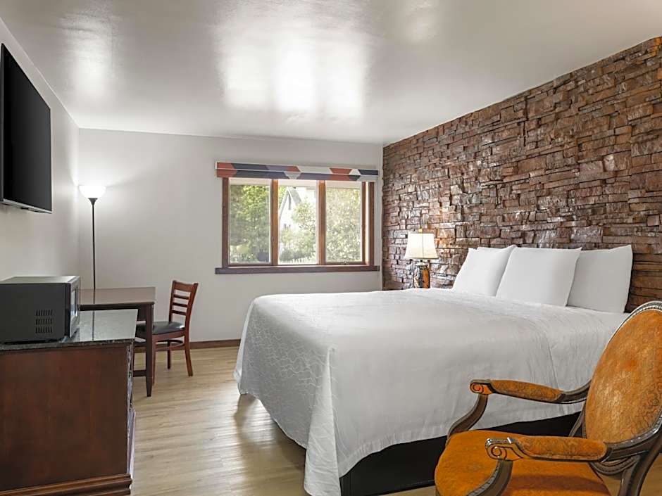 Avalon Hotel & Conference Center