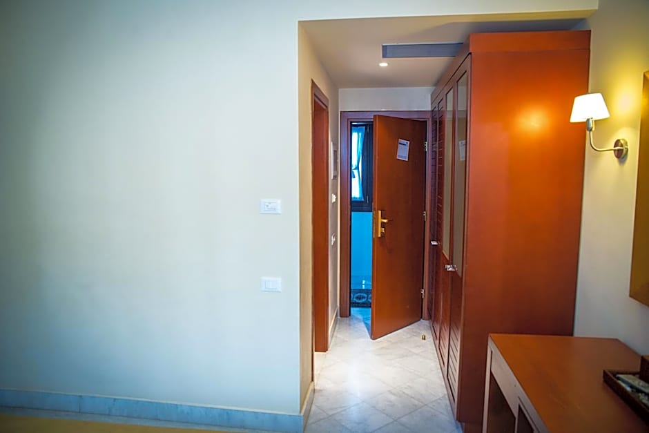 Maritsas Hotel & Suites