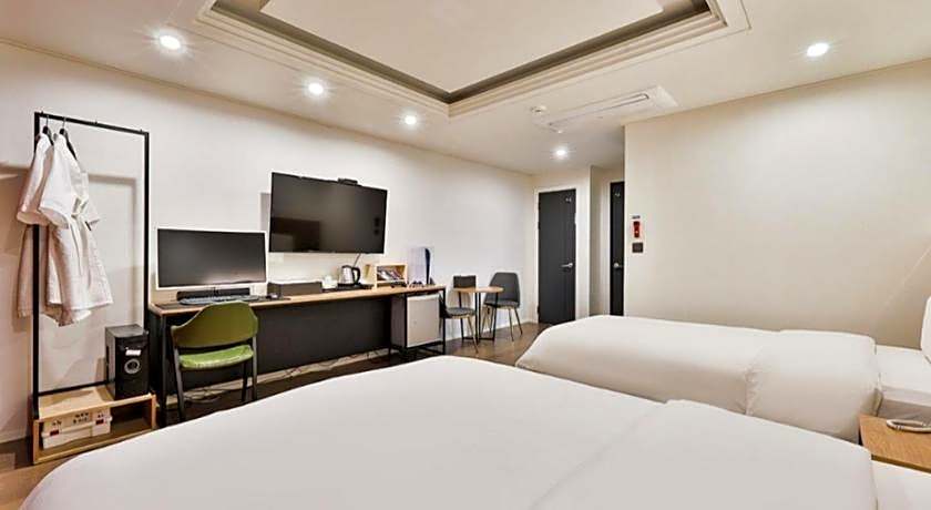 BEYOND HOTEL