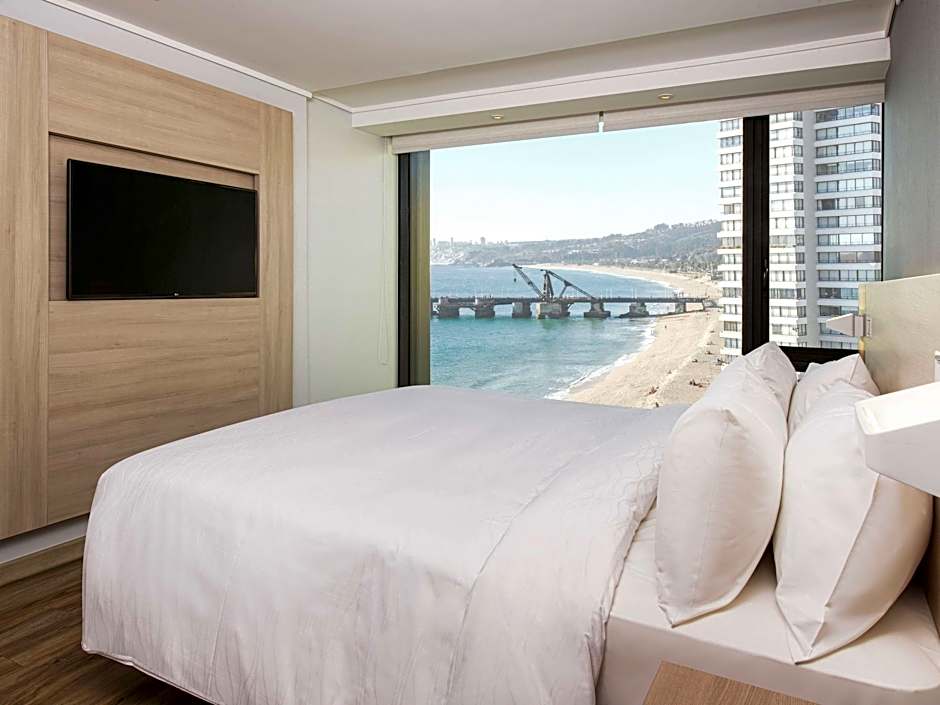 Photo 1 of 13 of Deluxe 1 King Bed, Sea View, Top Floor